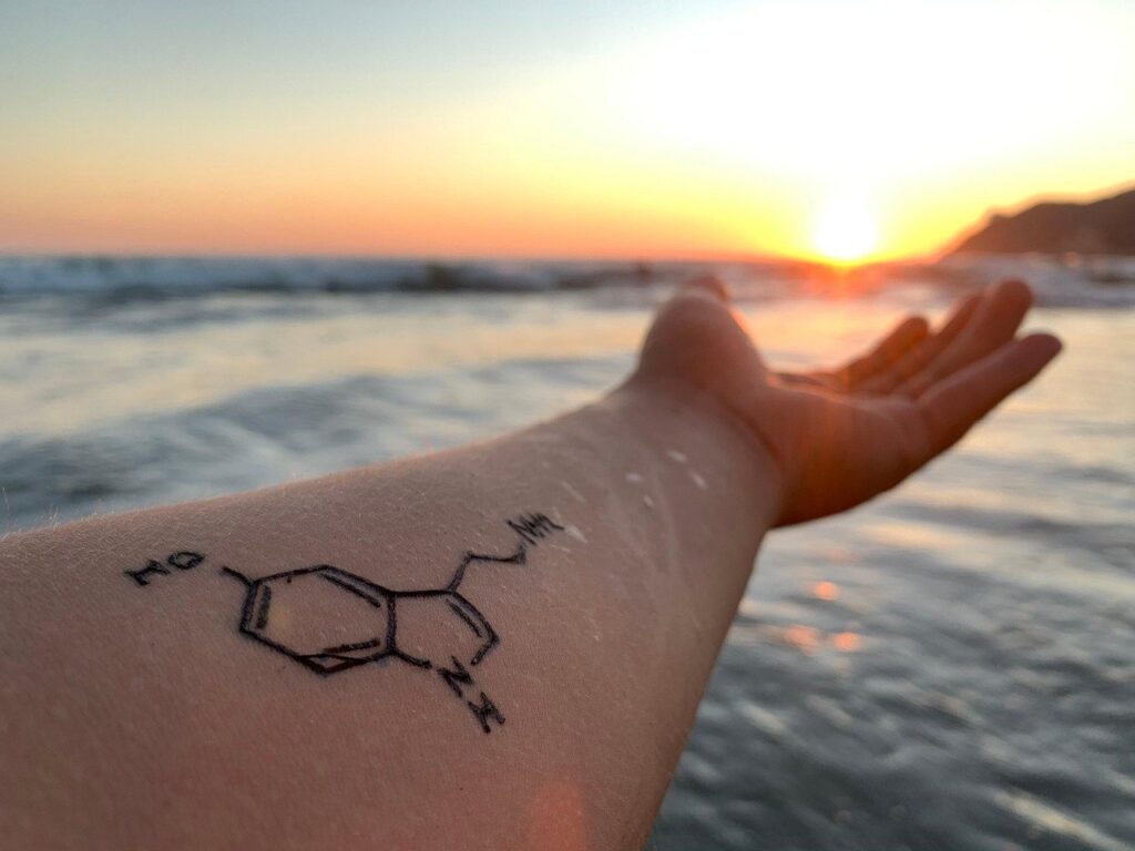 ¿Cómo afecta el sol a un tatuaje recién hecho?